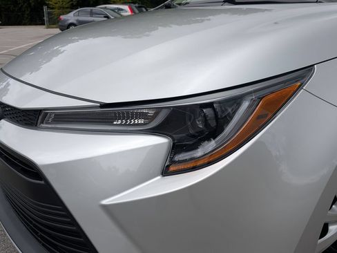 Used 2025 Toyota Corolla LE FWD image 8