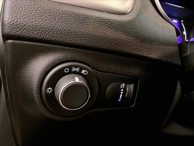 Used 2019 Jeep Compass Sport w/ Cold Weather Group AWD/4WD image 31