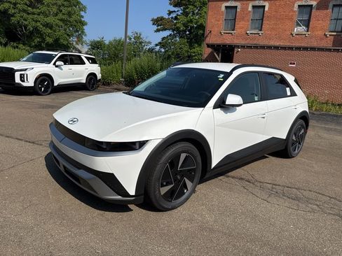 New 2025 Hyundai Ioniq 5 SEL image 3