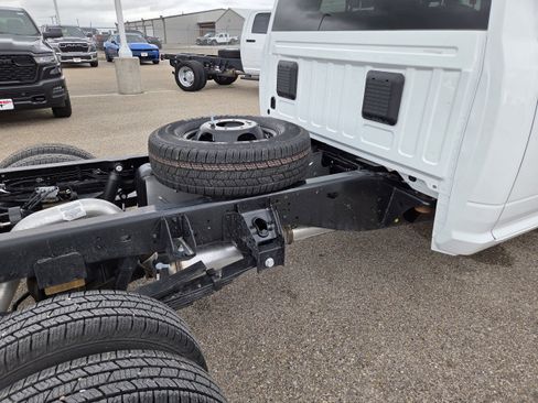 New 2026 RAM 3500 Tradesman AWD/4WD image 30