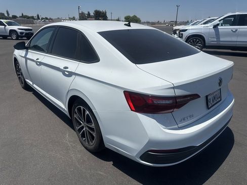 Used 2024 Volkswagen Jetta Sport FWD image 2