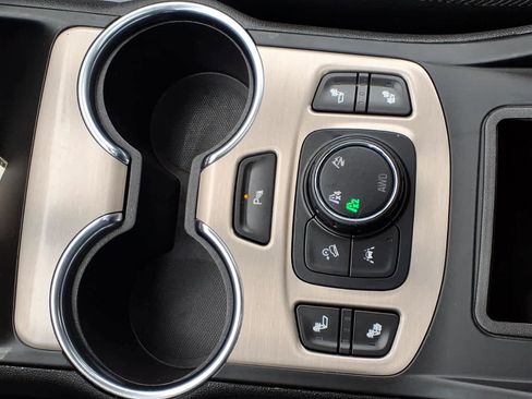 Used 2022 GMC Terrain Denali image 26