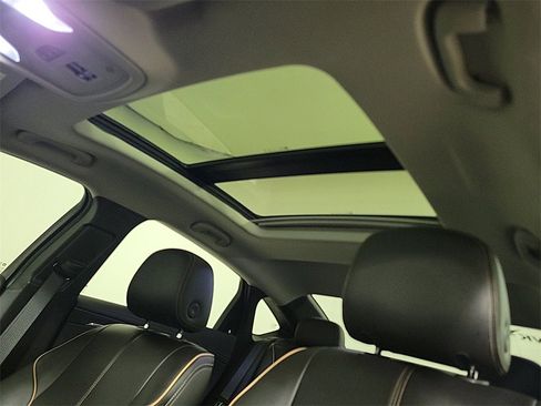 Used 2019 Chevrolet Impala Premier w/ Premier Convenience Package image 12