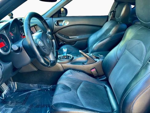 Used 2014 Nissan 370Z Touring w/ Navigation Package image 9