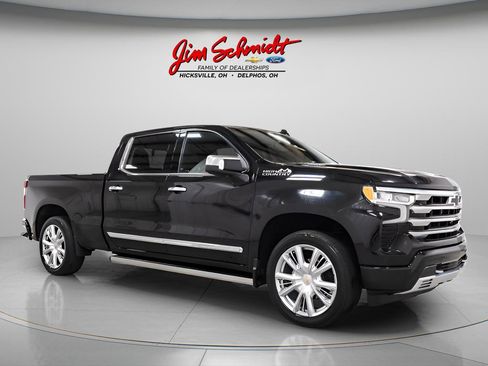 Used 2024 Chevrolet Silverado 1500 High Country w/ High Country Premium Package AWD/4WD image 1