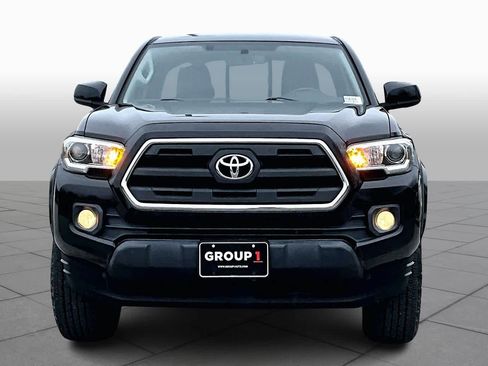 Used 2017 Toyota Tacoma SR5 image 3