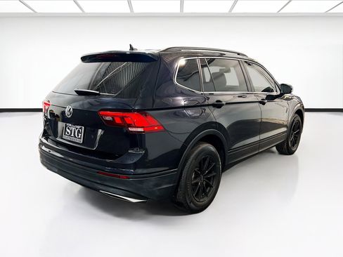 Used 2019 Volkswagen Tiguan SE w/ Panoramic Sunroof Package FWD image 4