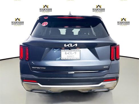Certified 2024 Kia Sorento S image 6
