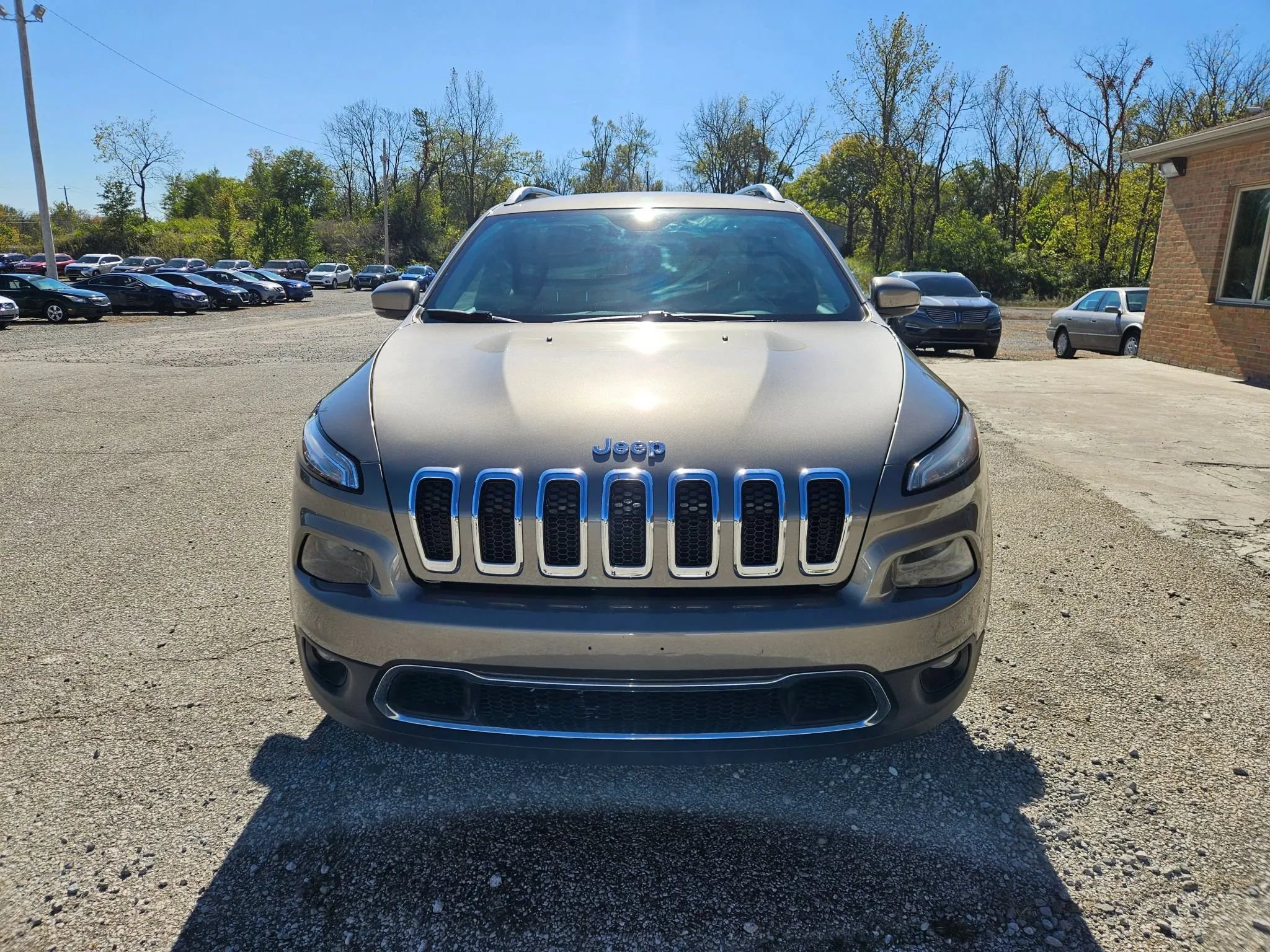 Used 2018 Jeep Cherokee Limited FWD image 3
