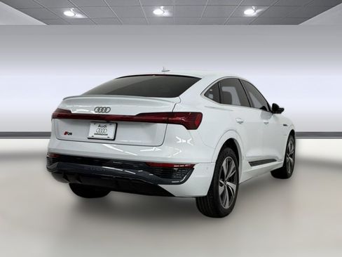 Used 2024 Audi Q8 e-tron Premium Plus w/ Premium Plus Package AWD/4WD image 9