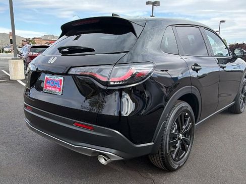 New 2026 Honda HR-V Sport image 3