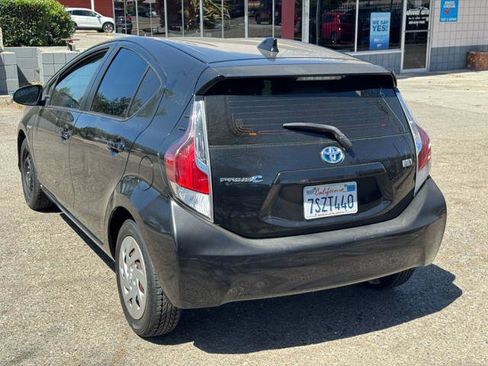 Used 2016 Toyota Prius C Two image 6