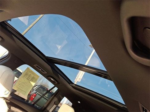 Certified 2023 Cadillac XT6 Sport w/ Technology Package image 11