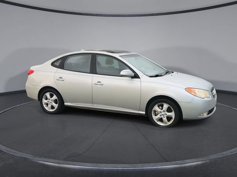 Used 2010 Hyundai Elantra SE FWD image 2