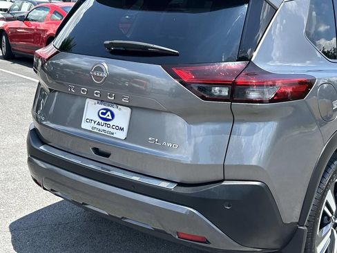 Used 2023 Nissan Rogue SL AWD/4WD image 14