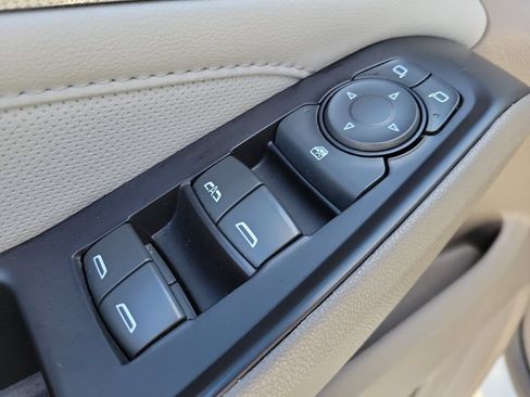 Used 2020 Chevrolet Traverse Premier w/ LPO, Floor Liner Package FWD image 19