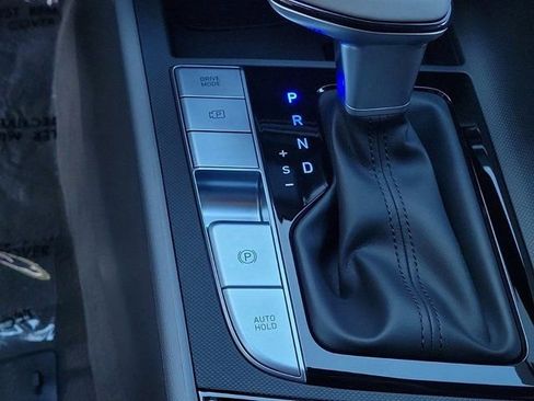 New 2025 Hyundai Elantra SEL FWD image 31