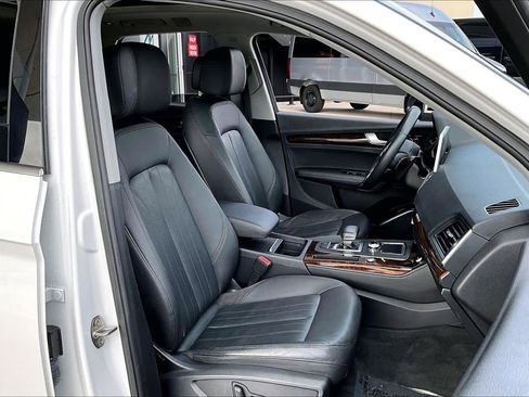 Used 2020 Audi Q5 2.0T Premium Plus w/ Premium Plus Package image 8