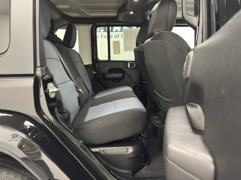 Used 2024 Jeep Wrangler Unlimited w/ Convenience Group AWD/4WD image 21