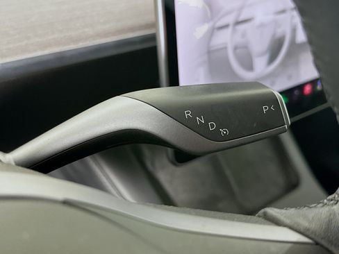 Used 2022 Tesla Model Y Long Range AWD/4WD image 23