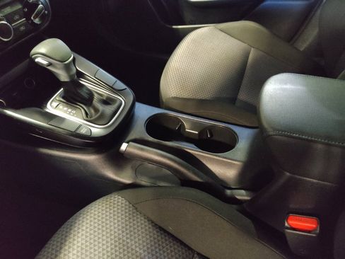 Used 2022 Kia Soul LX FWD image 26