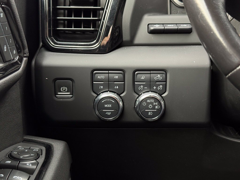 Used 2023 GMC Sierra 1500 AT4 w/ AT4 Premium Package AWD/4WD image 39