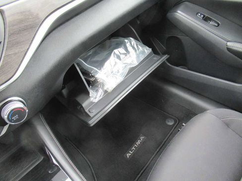 Used 2024 Nissan Altima 2.5 SV w/ SV Premium Package image 38