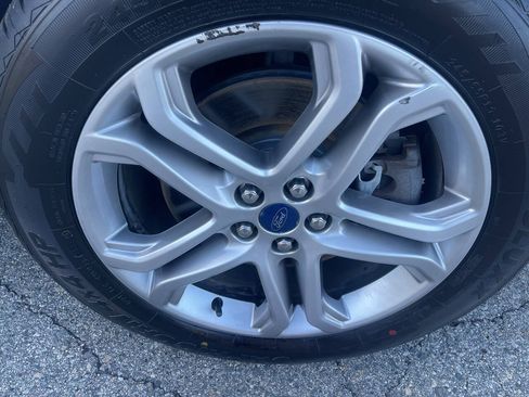 Used 2016 Ford Edge Titanium w/ Equipment Group 301A AWD/4WD image 32