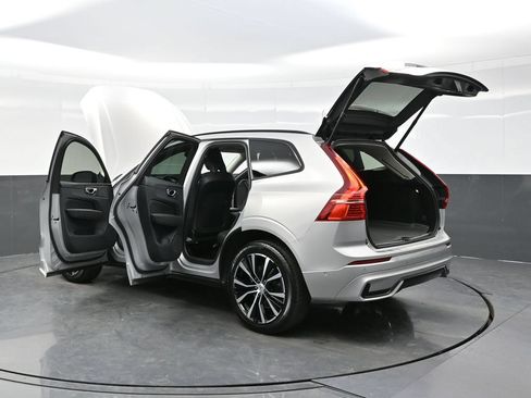 Used 2023 Volvo XC60 B5 Plus w/ Climate Package AWD/4WD image 42
