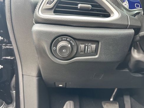 New 2026 Chrysler Pacifica Select image 63