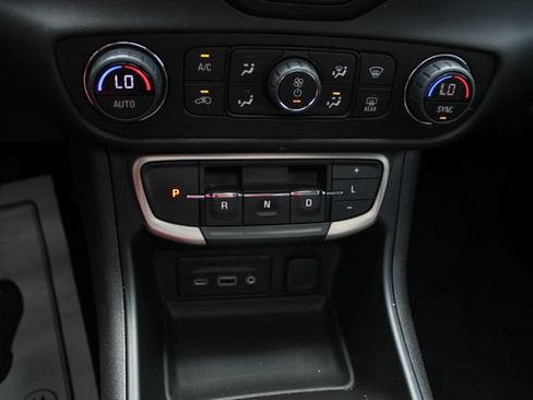 Used 2023 GMC Terrain Denali w/ Denali Premium Package AWD/4WD image 18