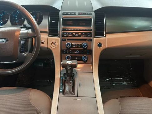 Used 2012 Ford Taurus SEL FWD image 14