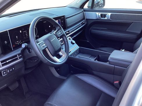Used 2025 Hyundai Santa Fe Limited image 10