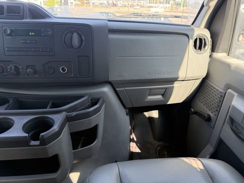 Used 2009 Ford E-350 and Econoline 350 Super Duty image 20