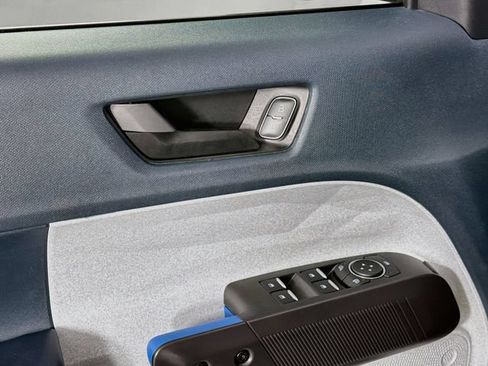 Certified 2025 Ford Maverick XLT FWD image 21