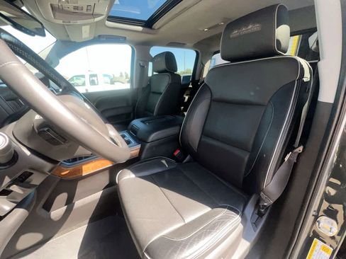 Used 2017 Chevrolet Silverado 1500 High Country AWD/4WD image 11