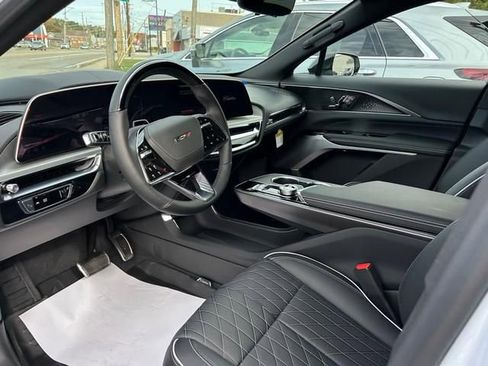 New 2026 Cadillac Lyriq V w/ Exterior Carbon Fiber Package AWD/4WD image 10