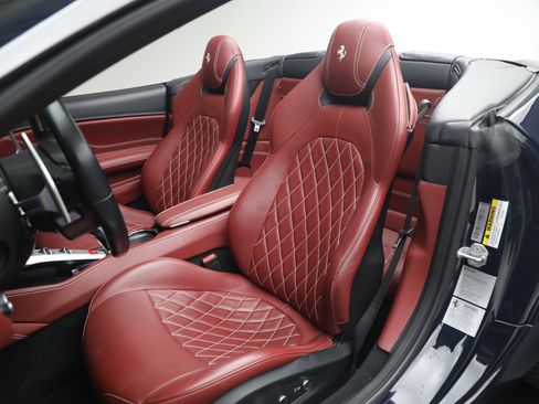 Certified 2016 Ferrari California T RWD image 15