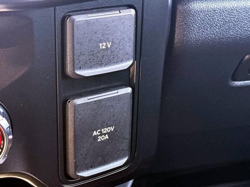 Used 2025 Ford F350 Lariat w/ Lariat Ultimate Package AWD/4WD image 30