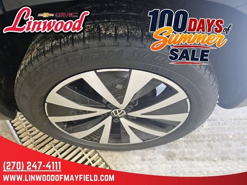 Used 2022 Volkswagen Taos SE AWD/4WD image 7