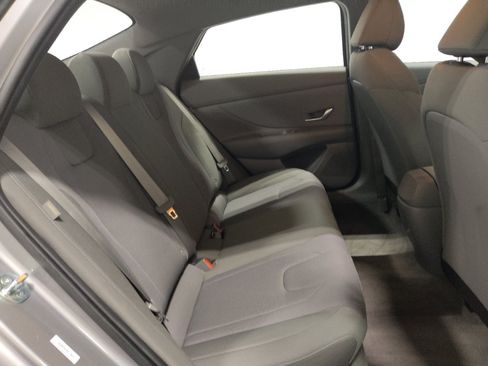 Used 2025 Hyundai Elantra SE FWD image 19