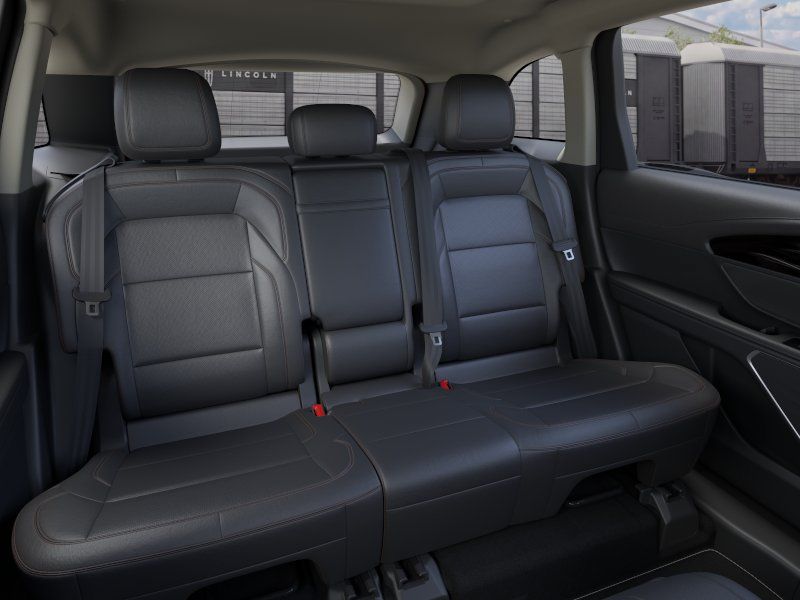 New 2026 Lincoln Nautilus Premier AWD/4WD image 11