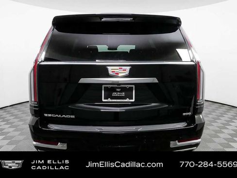 Used 2025 Cadillac Escalade Luxury image 31