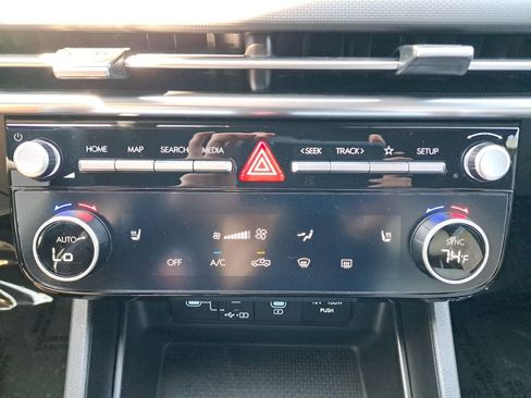Used 2025 Hyundai Santa Cruz SEL FWD image 21