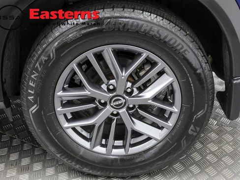 Used 2023 Nissan Rogue S image 39