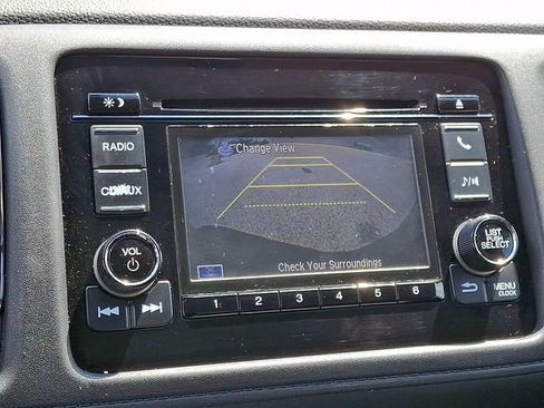 Used 2017 Honda HR-V LX image 4