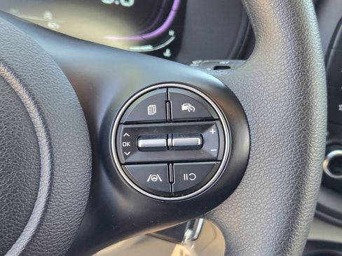 Certified 2025 Kia Soul LX w/ LX Technology Package FWD image 21