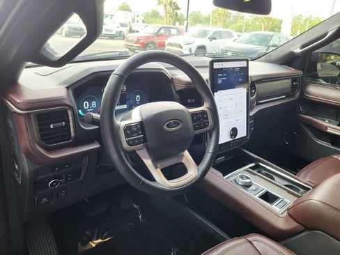 Used 2024 Ford Expedition Limited RWD image 10