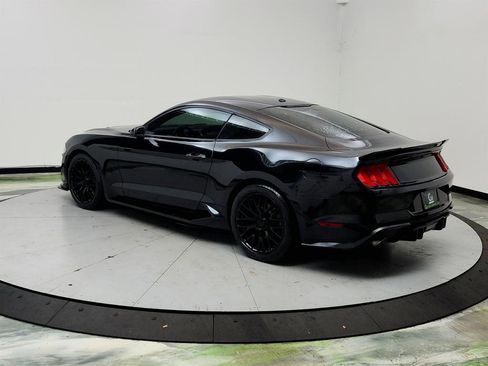 Used 2019 Ford Mustang Coupe RWD image 7