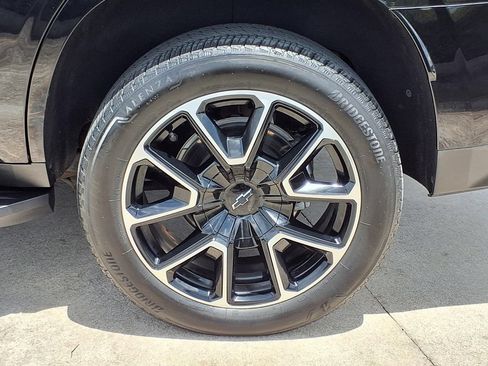 Used 2024 Chevrolet Tahoe RST w/ Luxury Package RWD image 26